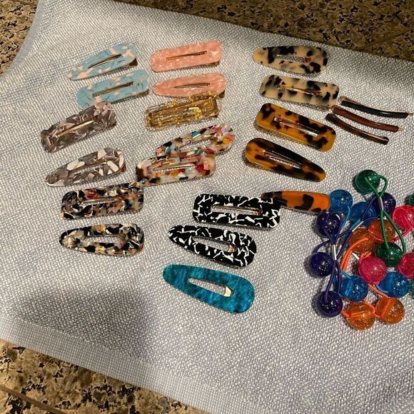 Colorful Beautiful Women’s Hair Barrettes - Picture 1 of 14